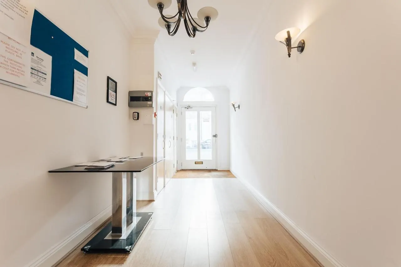 Spacious 2 Bedroom Flat Near Beach And Town Centre Bournemouth