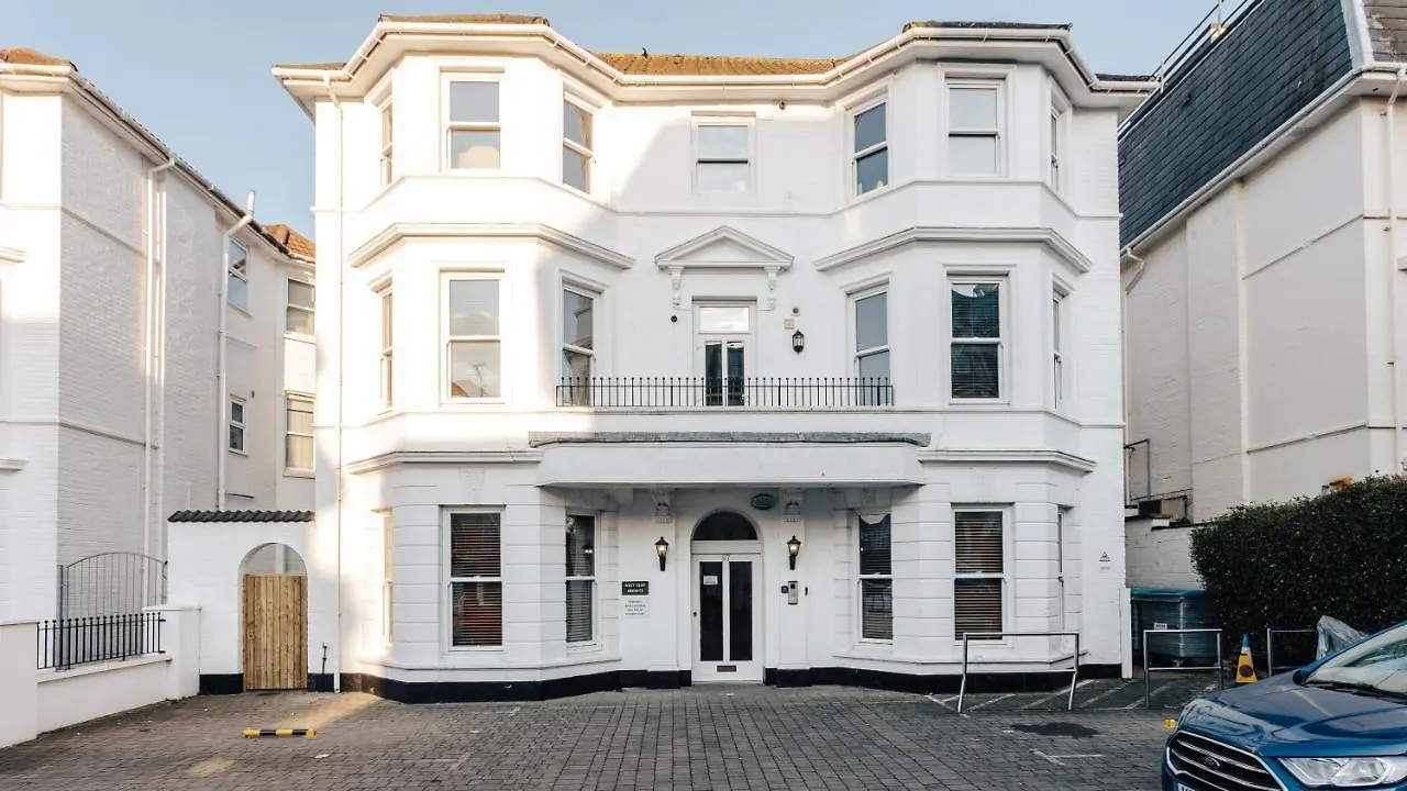 Spacious 2 Bedroom Flat Near Beach And Town Centre Bournemouth