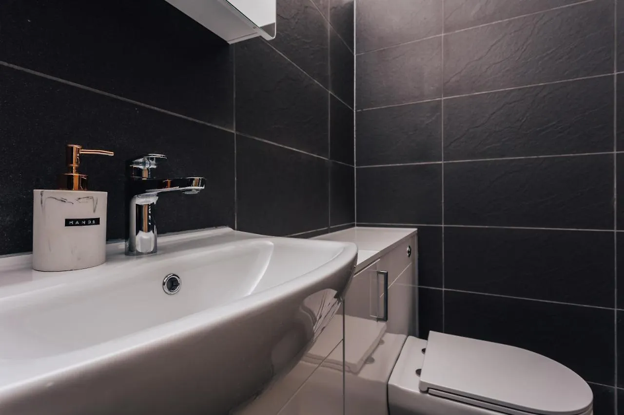 Spacious 2 Bedroom Flat Near Beach And Town Centre Bournemouth United Kingdom