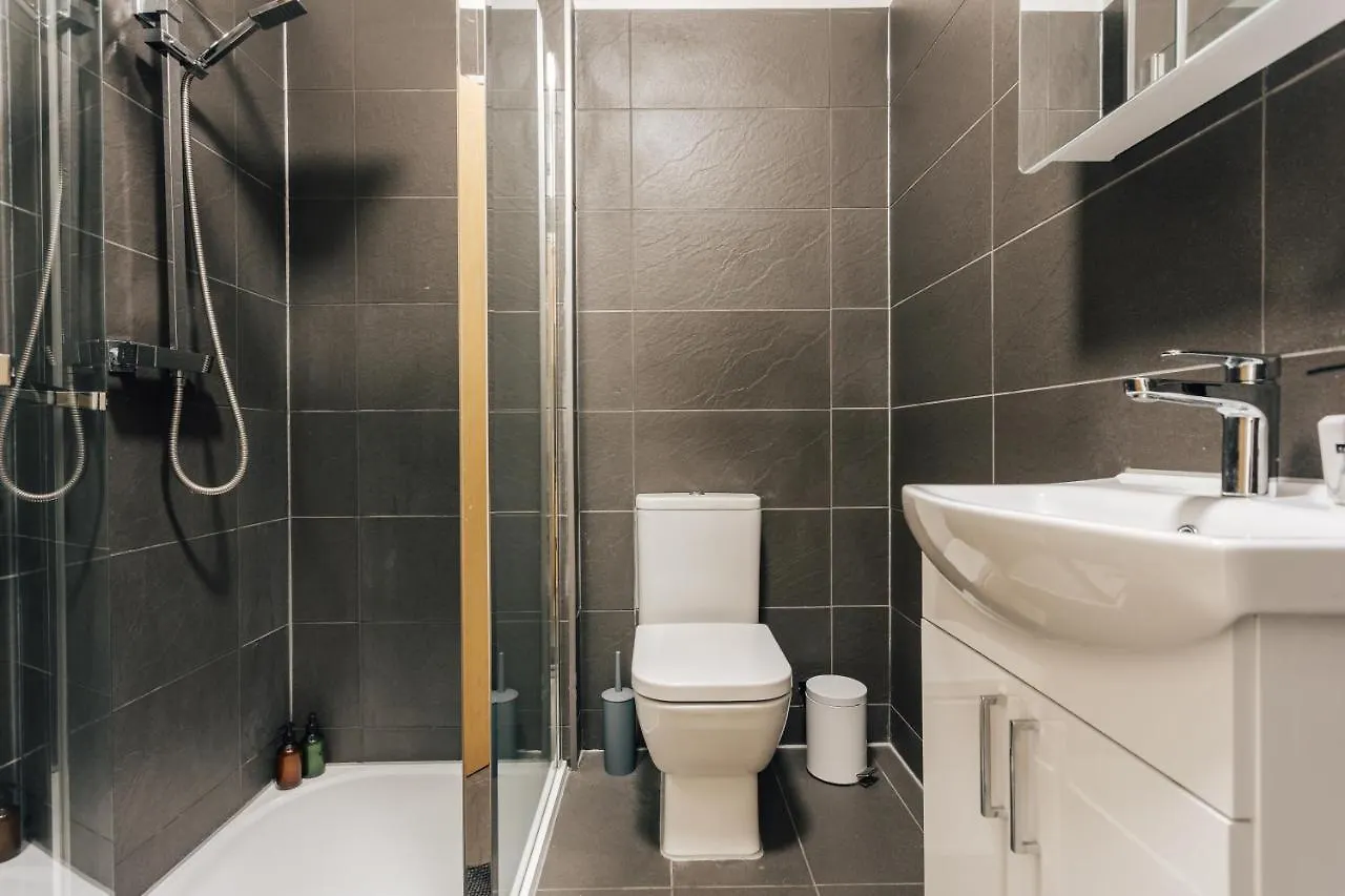 Spacious 2 Bedroom Flat Near Beach And Town Centre Bournemouth 0*,  United Kingdom